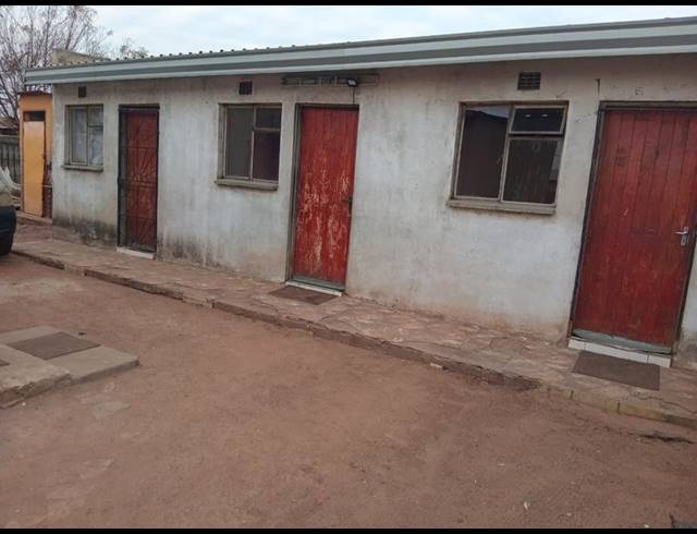 2 BEDROOM HOUSE FOR SALE IN KATLEHONG SOUTH